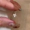 Anillo Minimalista Exquisito Estilo Ins de Trébol de la Suerte con Circonita, Elegante Anillo Ajustable de Estilo Coreano de Moda y Versátil para Mujer