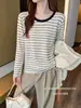 Blusa Base Listrada Color Blocking Xiaomi Mink para Mulheres Outono/Inverno Nova Sensação de Alto Padrão Camada Interna Roupa Externa Gola Redonda Manga Longa Blusa Quente