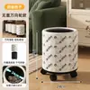 Lixeira doméstica de grande capacidade para sala de estar e quarto, com tampa e rodas, novo modelo 2026, estampa de laço, lixeira de papel dupla