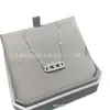 Collar Clásico de Tres Diamantes Full Diamond Familia Mei para Mujer, Cadena para Clavícula Versátil de Moda Ajustable en Oro Rosa de Alta Gama