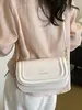 Bolso pequeño de alta gama transfronterizo para mujer, bolso cuadrado pequeño nuevo, elegante y moderno, versátil y chic, se puede llevar al hombro o cruzado