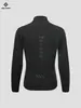 La fábrica XINTOWN procesa chaquetas de forro polar compuesto para invierno, chaquetas cortavientos y resistentes al frío, ropa de ciclismo de manga larga y prendas repelentes al agua.