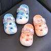Pantuflas infantiles de EVA para niñas en verano, lindas sandalias de dibujos animados para interiores, antideslizantes, de suela suave, para padres e hijos, niñas y niños