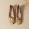 Sapatos rasos de mola e outono estilo francês com bico quadrado e sola macia, com aumento interno de altura para mulheres, novo modelo 2026, sapatos elegantes estilo francês para o dia a dia