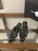Meias Sapatilhas Prata de Salto Baixo com Biqueira para Mulheres, Novos Sapatos de Praia de Verão 2024, Sandálias Vazadas Trançadas Estilo Francês