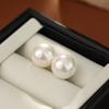 Brincos Estilo 'Febre das Influenciadoras Coreanas' com Toque de Luxo Leve, Apresentando Pérolas Swarovski Grandes e Perfeitamente Redondas para Mulheres