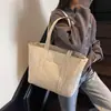 Atacado Transfronteiriço Outono e Inverno 2025 Nova Bolsa Tote Grande de Alta Qualidade Bolsa de Ombro Versátil Bolsa de Algodão Bordada para Mulheres