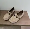 Sapatos Baixos Estilo Coreano Retrô Camélia Bico Redondo Loafers para Mulheres Outono 2025 Versátil Look Emagrecedor Sapatos Mary Jane com T para Mulheres