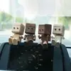 Figurita de Robot de Madera que Mueve las Piernas, Ambientador de Aire para Coche Creativo y Lindo, Adorno Decorativo para Coche que Mueve las Piernas, Juguete Pequeño