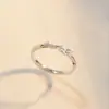 Nuevos anillos de pareja con ramas entrelazadas, diseño de nicho para hombres y mujeres, sensación de alta gama, incrustados de diamantes, románticos y ajustables