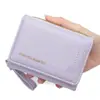 Nueva Cartera Corta para Mujer con Diseño Simple de Corazón Bordado, Portatarjetas Plegable en Tres con Múltiples Ranuras para Tarjetas y Compartimento para Efectivo