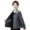 Chaqueta de punto nueva y elegante de otoño con cuello, corta y de corte holgado, chaqueta moderna y favorecedora para mujeres de mediana edad y mayores