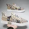 Tênis Masculino em Lona Estampada 2026, Design Moderno Respirável de Primavera, Tênis Casuais, Sapatos Casuais Masculinos Leves com Solado Macio