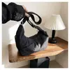 Bolsa de Axila Plissada em Forma de Meia-Lua Cor Rosa Nude Curativo Estilo Simples Japonês Coreano Estudante Universitário Estilo Suave Compras Diárias na Rua Bolsa Transversal