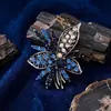 Broche de Moda y Exquisito con Forma de Planta y Flor, Pin de Fijación para Ropa de Aleación Incrustado con Diamantes de Imitación, Accesorios Antiexposición