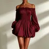 Colección de verano transfronteriza para mujer 2026 europea y americana: vestido corto elegante de un solo color, que ciñe la cintura, fruncido, de un solo hombro