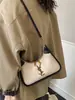 Bolsa Pequena Fosca Yangshulin Bolsa Transversal Feminina 2025 Nova Bolsa Carteiro Retro de Alta Qualidade Bolsa Croissant Bolsa de Ombro