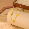 Collar Colgante de Tres Mariposas para Mujer 2025 Nueva Moda Retro Lujo Ligero Cadena de Clavícula de Gama Alta Regalo para Novia