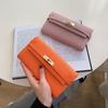 2024 Nueva Moda de Verano Clutch de Mujer de Color Puro con Textura de Guijarros Estilo Europeo y Americano Ranuras Multitarjeta Cierre Largo para Dinero