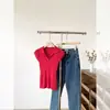 Top de Malha Fina Manga Curta Estilo Coreano Slim Fit Versátil Novo Verão 2025 com Gola Dobrável para Mulheres