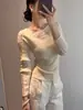 Estilo Novo de Outono Tricô de Manga Longa Design Sense Feminino Moda Suéter Vazado Slim Fit Top Valorizador Tendência