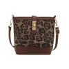 Bolsas 2026 Nuevas Bolsas para Mujer Primavera Retro Bolso Cruzado Popular Diseño de Nicho Moda Tendencia Bolso de Mano Bolso Cubo