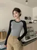Camiseta de malha redonda com blocos de cor estilo americano para mulheres, nova moda de outono, manga longa raglan, slim fit