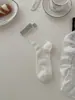 Meias Femininas Zhuji Primavera e Verão Finas Sem Costura de Algodão Respiráveis Absorventes de Suor Meias Femininas de Cano Médio Modernas Versáteis Meias Largas