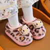 Pantuflas de algodón gruesas de felpa con estampado de leopardo para niña, zapatos peludos para bebé de estilo de dibujos animados 3D con suela suave, para padres e hijos