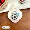Broche original de dibujos animados Sanrio Gato Kitty insignia de mercancía de anime fútbol Pin de gato KT accesorio para ropa