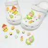 Encantos lindos de dibujos animados para zapatos con varios agujeros, decoraciones versátiles de resina para zapatos, mariposa, burbuja, flor, animales, charms decorativos al por mayor