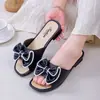 Nuevos Sandalias y Pantuflas de Verano de Moda para Mujer Combinan con Todo Antideslizantes Coreanas Resistentes al Desgaste Suela Gruesa Pantuflas Populares para Mujer