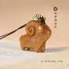 Nuevo Colgante para Teléfono de Oveja Linda Tallada en Sándalo Verde y Palo de Rosa Encanto de Bolsa de Cabra Pequeña de Dibujos Animados Regalo Creativo