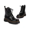 Botas de Equitação Femininas Tamanho 35-48 Outono e Inverno, Botas de Couro de Cano Curto Tamanho Grande Cruzadas, Bico Redondo Sola Grossa Estilo Europeu e Americano Botas Femininas Impermeáveis Plataforma