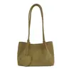 Bolso de hombro tejido vintage para mujer, nuevo modelo 2026, con colgante en forma de corazón, relieve texturizado, gran capacidad, bolso de un solo hombro para el día a día para mujer