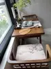 Juego Pequeño de Mesa y Sillas para Balcón, Arreglo de Pequeña Zona de Ocio para Patio Exterior, Juego de Tres Piezas de Madera Maciza de Moda: Una Mesa y Dos Sillas