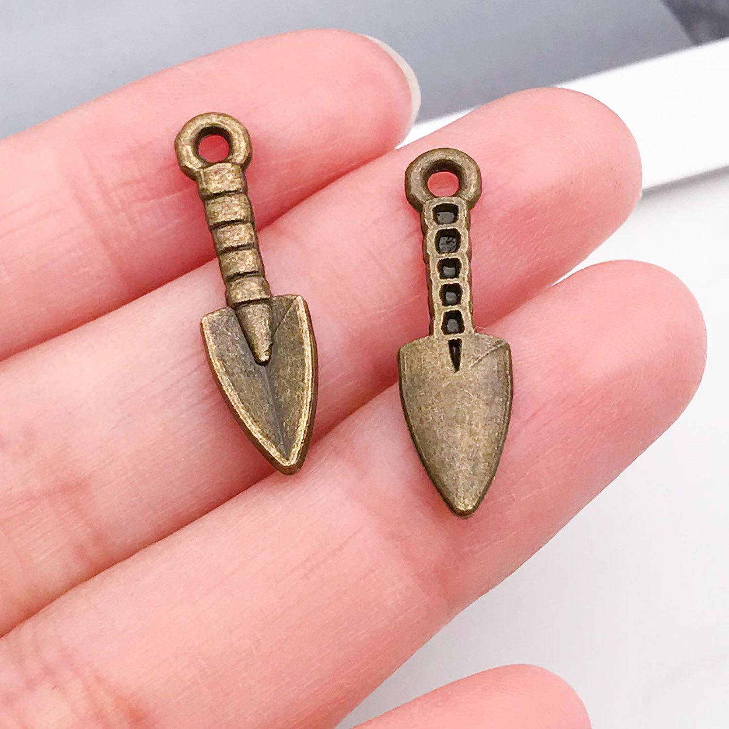 20439-X-亮银锌合金工具铲子25x7mm-1.1g.j