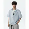 Camisa Listrada Azul Juvenil Falsa de Duas Peças para Homens e Mulheres, Verão Fina de Manga Curta Casual Seda Gelada Secagem Rápida Top Preguiçoso