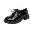 Sapatos femininos de couro macio com salto baixo para primavera e outono, sapatos rasos de verniz em estilo britânico, versáteis com solas macias, confortáveis para primavera e outono