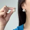 Brincos Elegantes Retrô em Forma de Coração Micro-Incustados de Alta Qualidade para Mulheres, Brincos de Tarraxa da Moda Leve Luxo Pérola Personalidade Versátil Temperamento