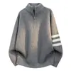 Suéter de Punto Holgado Versátil de Tres Rayas de Moda para Hombre, Otoño/Invierno, Estilo Japonés Perezoso, Media Cremallera, Cuello Alto