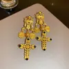 Pendientes Vintage de Segunda Mano Aguja de Plata Plisado Corazón Rojo Pendientes de Metal Pendientes Personalizados Retro Fabricante Venta al por Mayor