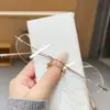 Óculos Sem Aro Delicados e de Alto Conhecimento para Mulheres com Miopia Podem Ser Equipados com Lentes Lisas Sem Aro de Titânio Puro Ultraleve
