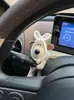 Acessórios de carro fofos no atacado: figura de cachorro de pelúcia para limpadores de para-brisa, itens de decoração interna de carro
