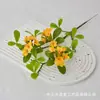 Flores de Primavera de Ilha Plana Simuladas com Flores para Decoração de Mesa de Sala de Estar e Quarto Fotografia Engenharia Suave Arte Floral Materiais de Plantas Verdes Artificiais