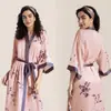 Roupão Feminino Estampado Plus Size de Verão, Roupão de Banho de Cetim Imitação de Seda de Luxo, Roupa de Casa Feminina