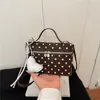 Outono 2026 Nova Elegante Versátil Simples Nicho Bolinhas Elegante Alta Aparência Ombro Único Transversal Portátil Bolsa Caixa