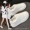 Nuevas zapatillas blancas versátiles con suelas gruesas, zapatillas de tabla ligeras para mujer, zapatos para estudiantes, zapatillas deportivas impermeables y cómodas para mujer, zapatos casuales para mujer
