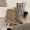 Botines cortos slip-on de punta cuadrada retro de nicho que aumentan la altura para mujer, otoño e invierno, botas de media pantorrilla, botines Chelsea Martin