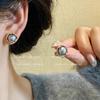 Aretes de perlas gris dorado moda femenina aretes de alto sentido 2024 nuevos estilo vintage temperamento estilo Hong Kong joyería para las orejas